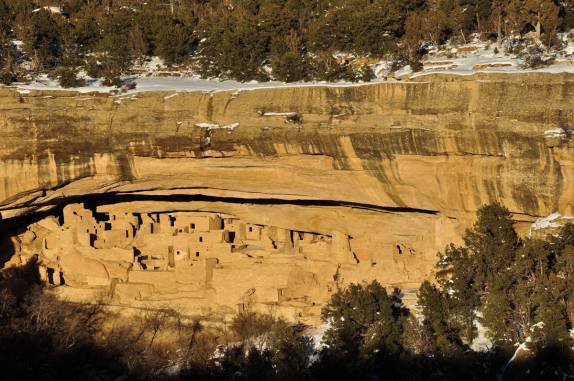 Uma cidade inteira sob a rocha no Mesa Verde National Park, no Colorado, nos Estados Unidos
